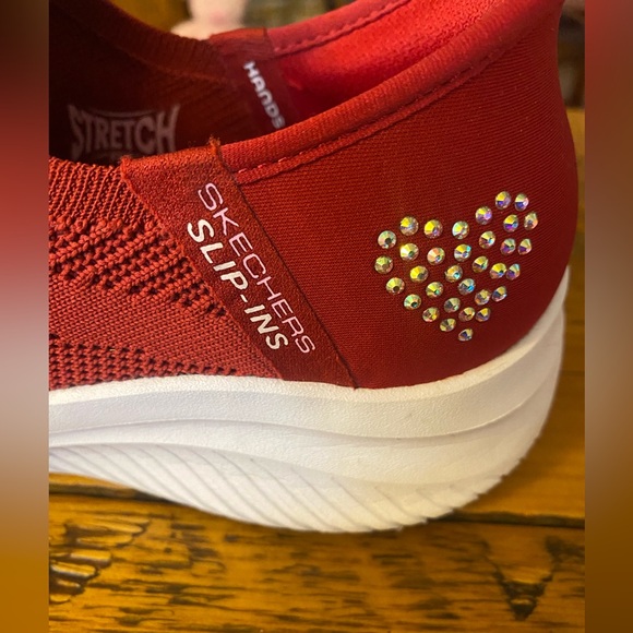 Women’s Red Skechers slip-ins, size 8.5. Worn just once or twice. - Picture 5 of 13